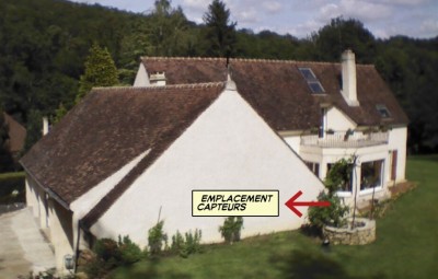 la maison et l'emplacement prévu des 4 capteurs, adossé mais non solidaire du pignon
